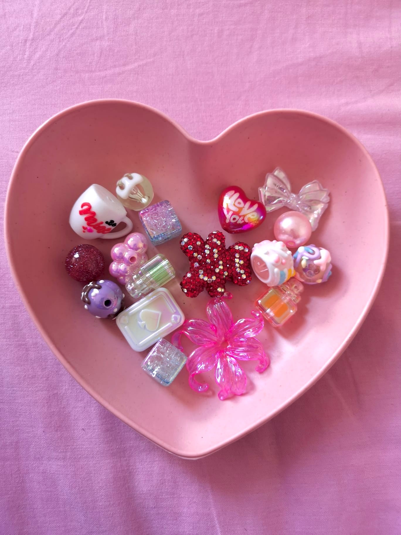 🎁 Surprise Bead Mix – Sachets de Perles + Petits Extras 🎁